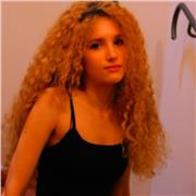 Certificata C1 di inglese offre ripetizioni per studenti di scuole medie e superiori